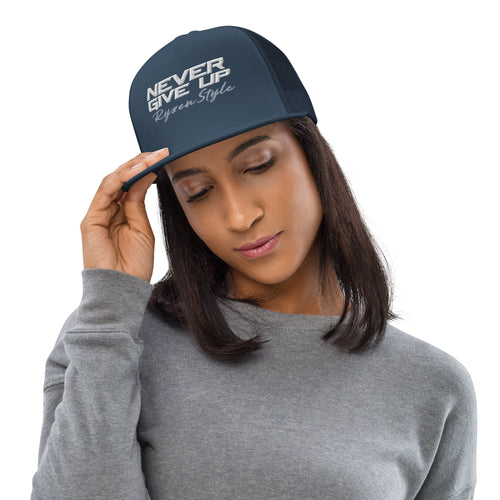 BONÉ SNAPBACK TRUCKER ‘NEVER GIVE UP’