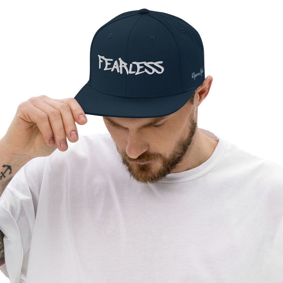 BONÉ SNAPBACK ‘FEARLESS’ 3D