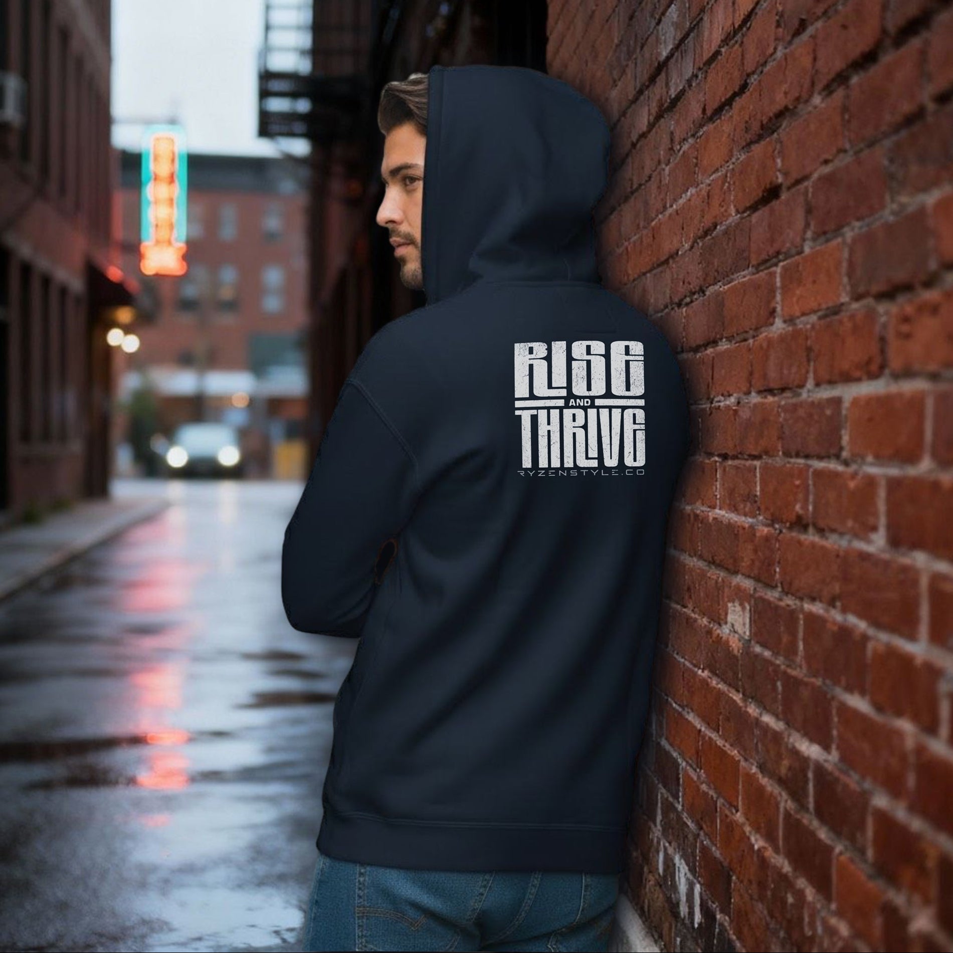 CASACO COM CAPUZ 'RISE AND THRIVE'