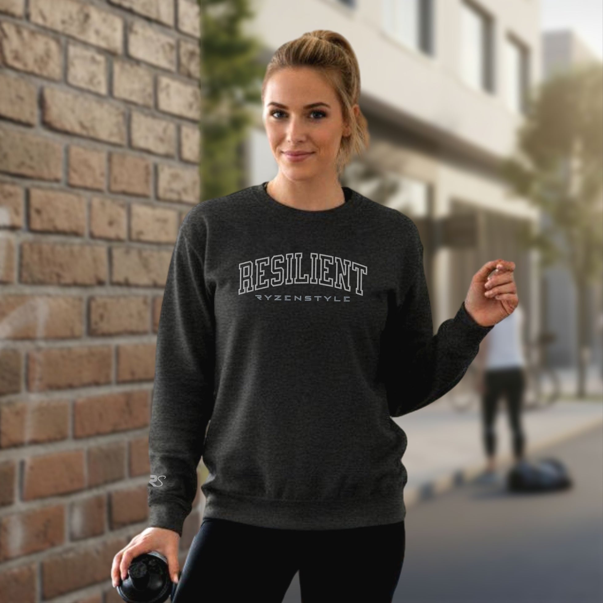 SWEATSHIRT PREMIUM ‘RESILIENT’