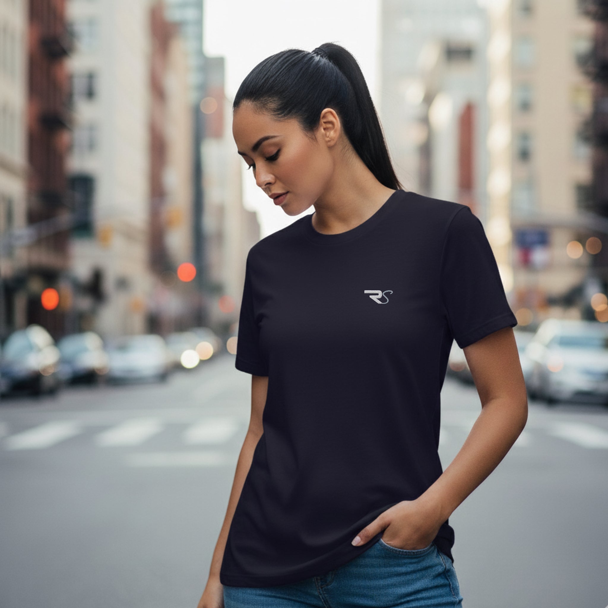 T-SHIRT ‘EMPOWERED CLUB’
