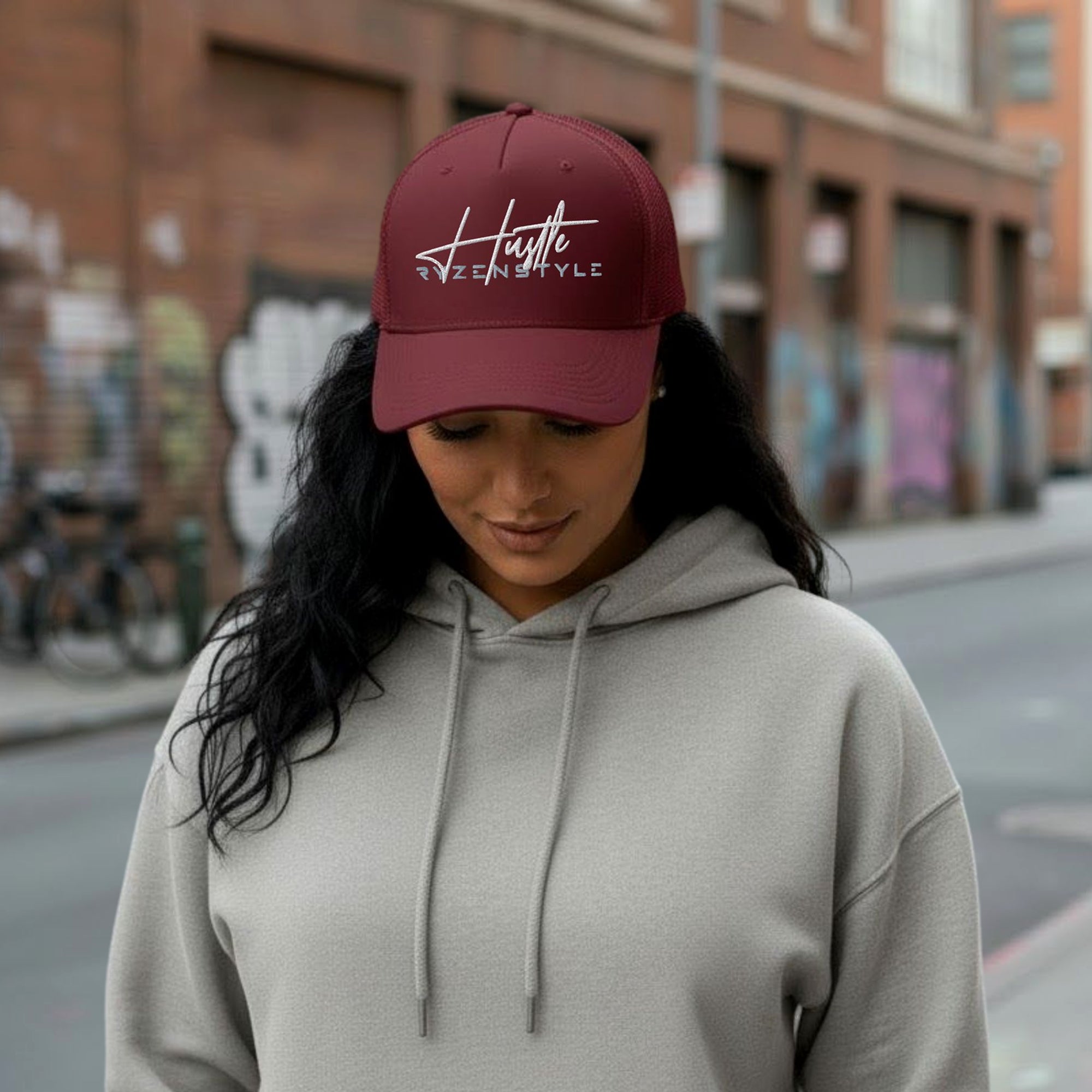 BONÉ TRUCKER 'HUSTLE'