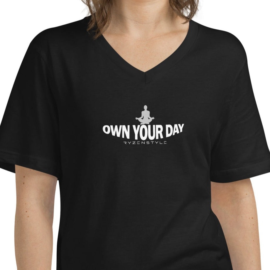 T-SHIRT GOLA V ‘OWN YOUR DAY’